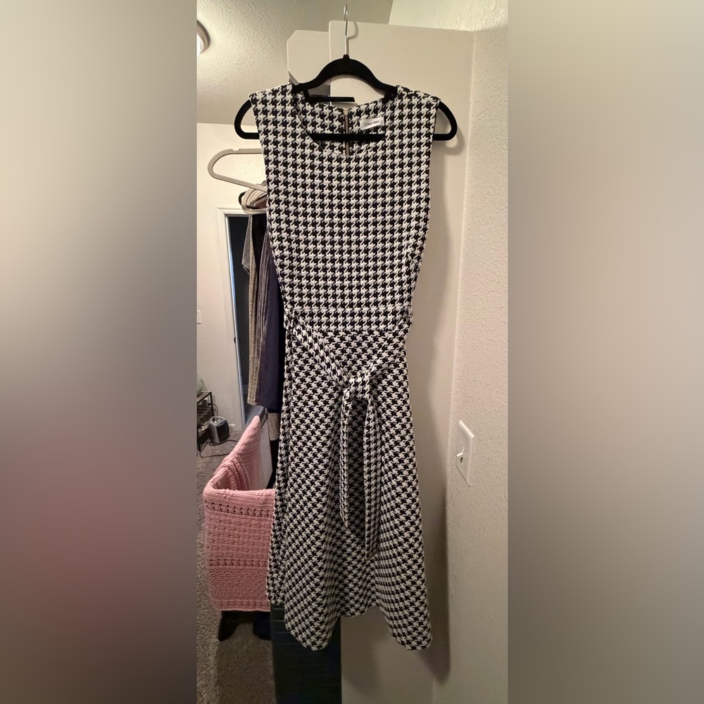 Calvin Klein Elegant Black and White Houndstooth Sleeveless Dress